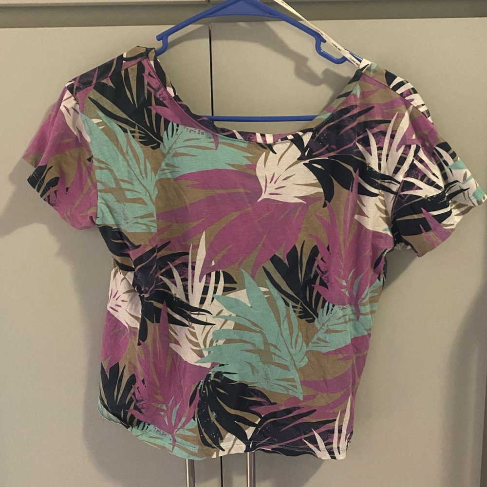 Hawaiian print Crop Top with open back. Size large